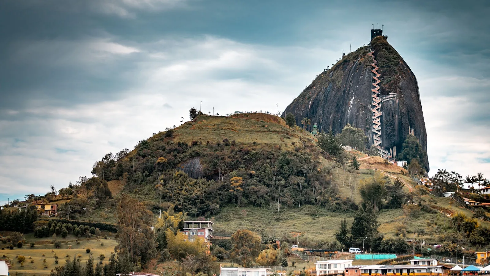 11. Excursion à Guatapé et El Peñol